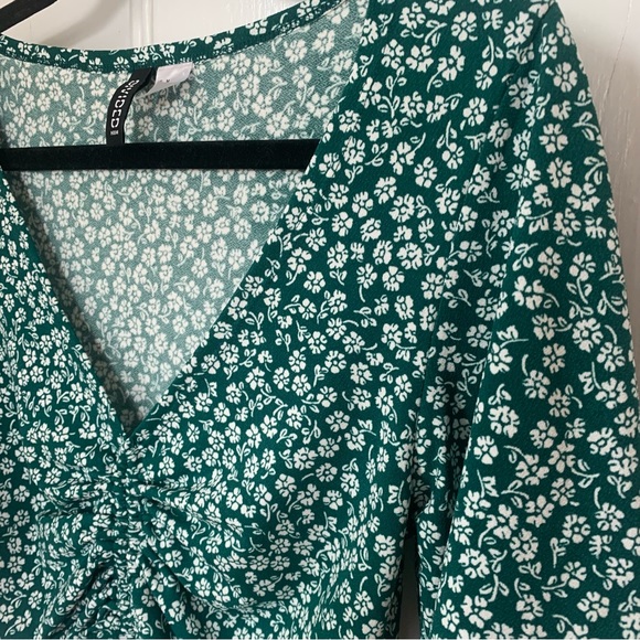 H&M Dark Green Floral Drawstring Top - Picture 8 of 15